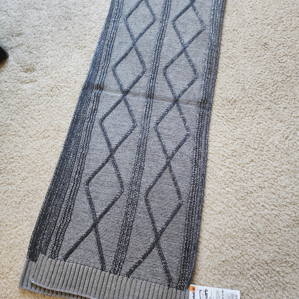 Gray Cable Knit Scarf